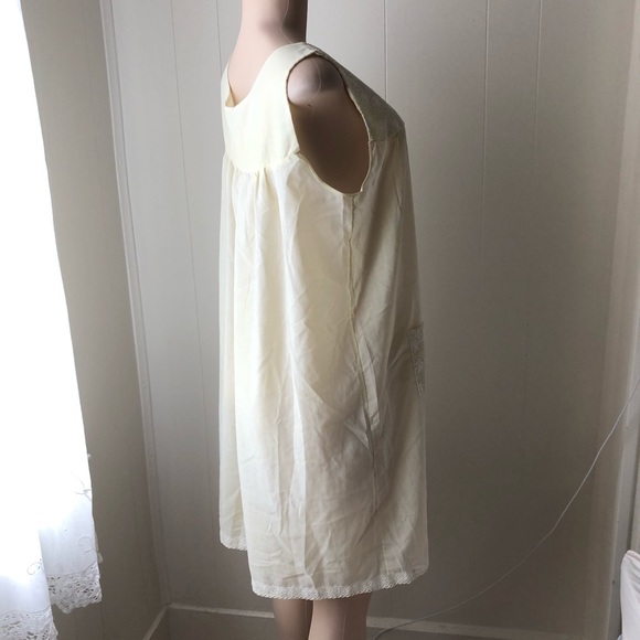 Pale Yellow House Dress - Picture 6 of 7